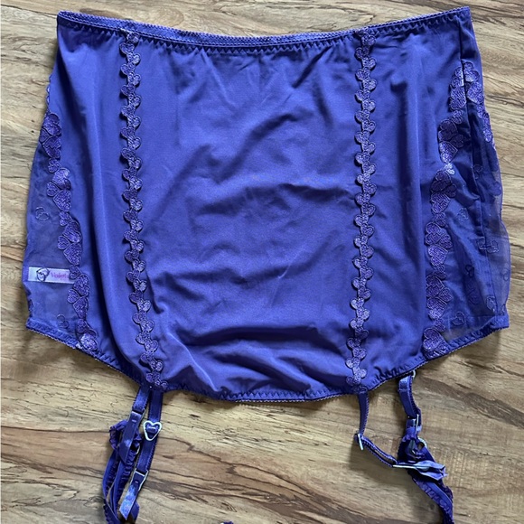 Voight Lingerie Set - Picture 15 of 16